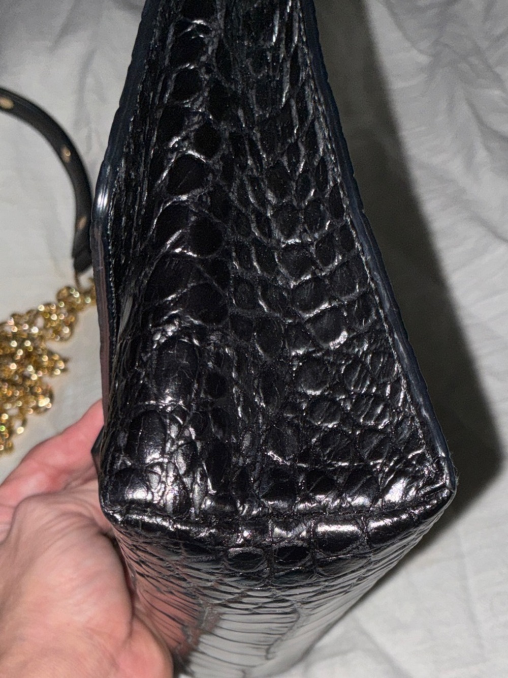 NWOTVince Camuto Black Croc-Embossed Shoulder Bag with Gold Chain Strap - Picture 3 of 7